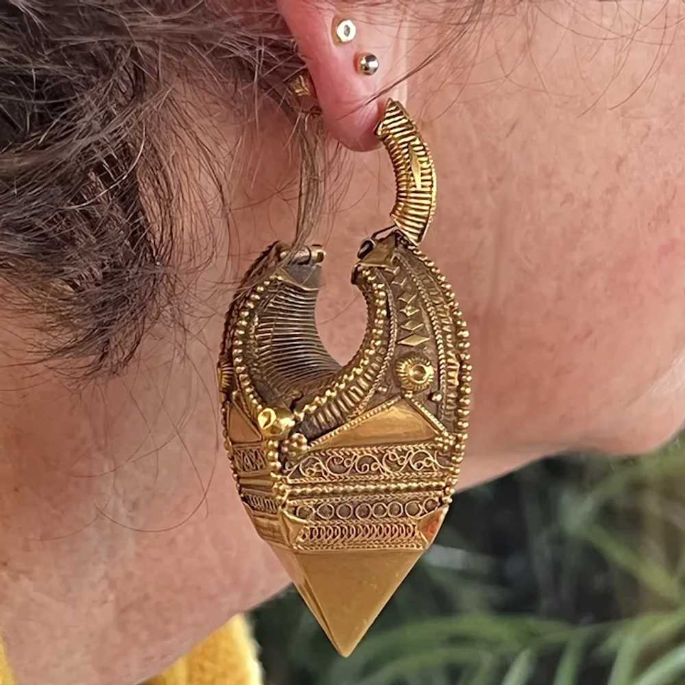 Antique 20k Gold Earrings - South Indian - Late 1… - image 9