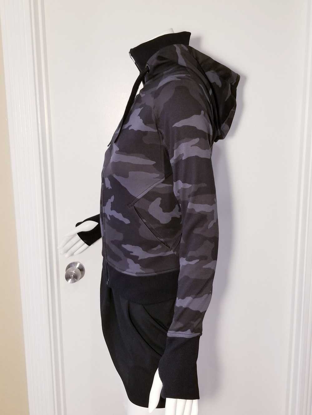 Athleta camouflage hooded full zipper - image 4