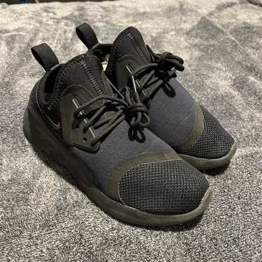 Nike Wmns LunarCharge Essential Black Dark Obsidi… - image 1