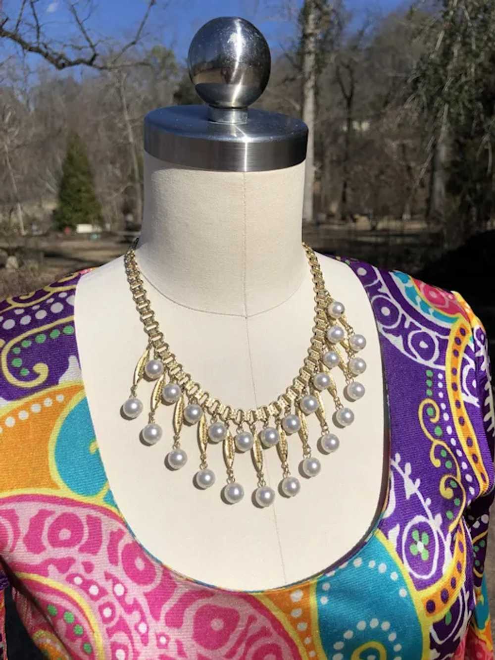 Beautiful Coro 60's Faux Pearl Necklace - image 3