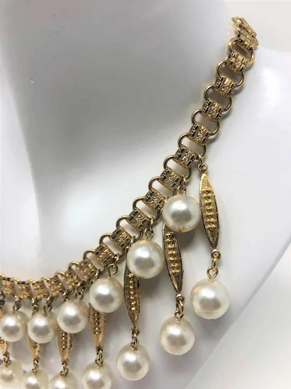 Beautiful Coro 60's Faux Pearl Necklace - image 4