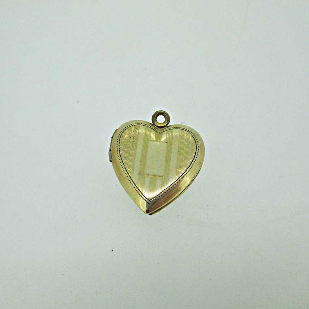 Gold Filled Gold Toned Heart Photo Locket Relaxed… - image 1