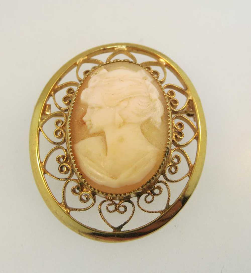 Vintage Gold Filled Conch Shell Cameo Brooch with… - image 1