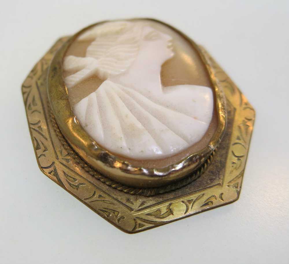 Vintage Gold Filled Octagon Conch Shell Cameo Bro… - image 3