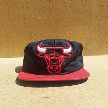 MITCHELL AND NESS Chicago Bulls Snapshot Snapback Hat 6HSSMM19456-CBUBKRD -  Shiekh