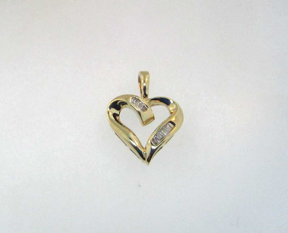 10k Yellow Gold Diamond Heart Love Pendant ** - image 1