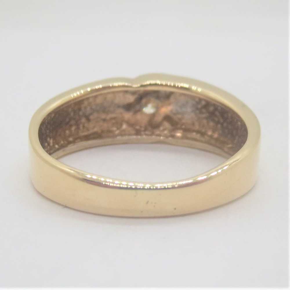 14k Yellow Gold Men's Wedding Band Ring with Appr… - image 7