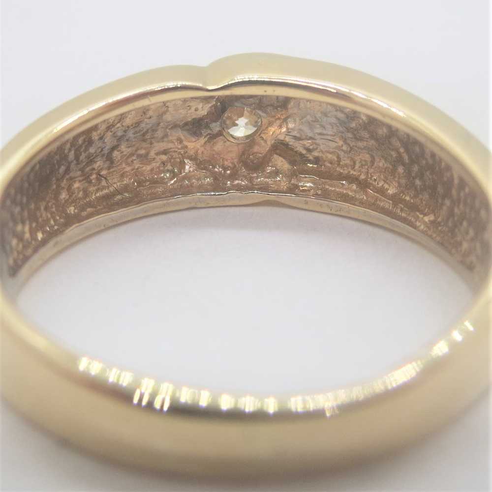 14k Yellow Gold Men's Wedding Band Ring with Appr… - image 8