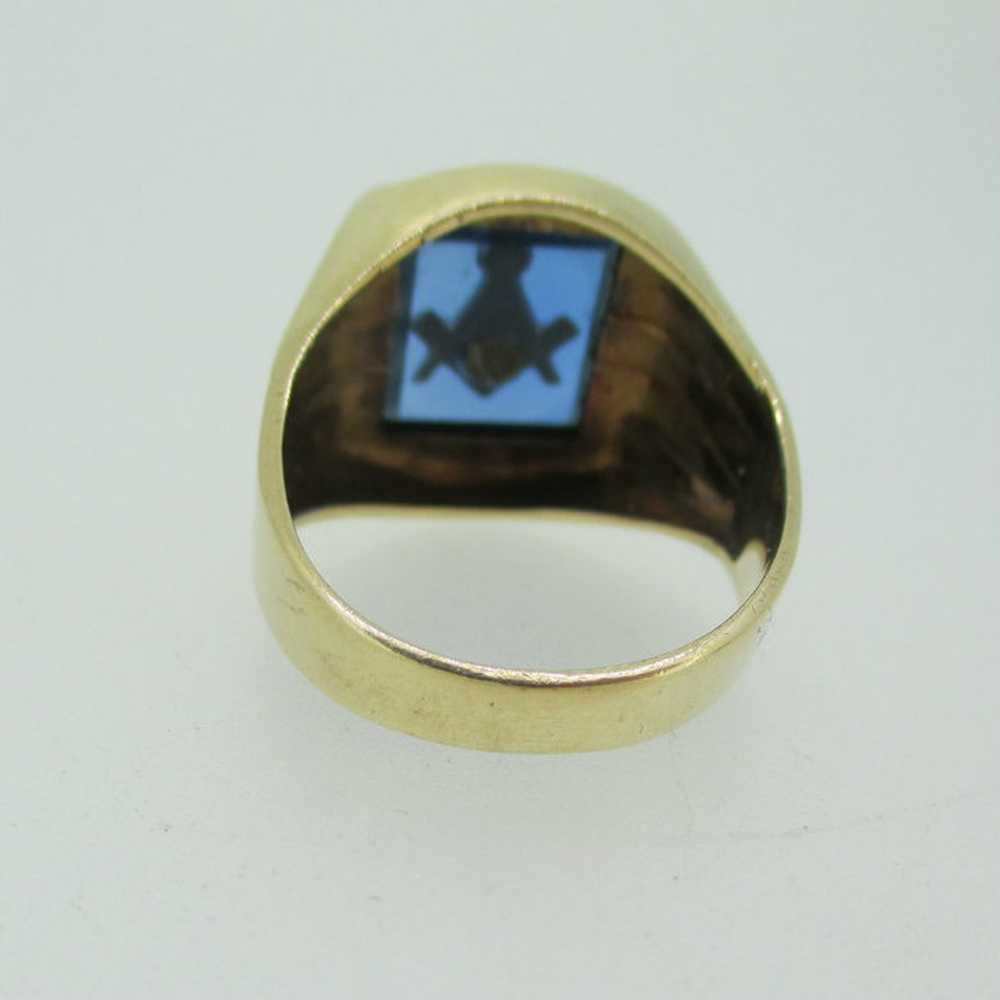 10k Yellow Gold Blue Glass Masonic Ring Size 7 - image 2