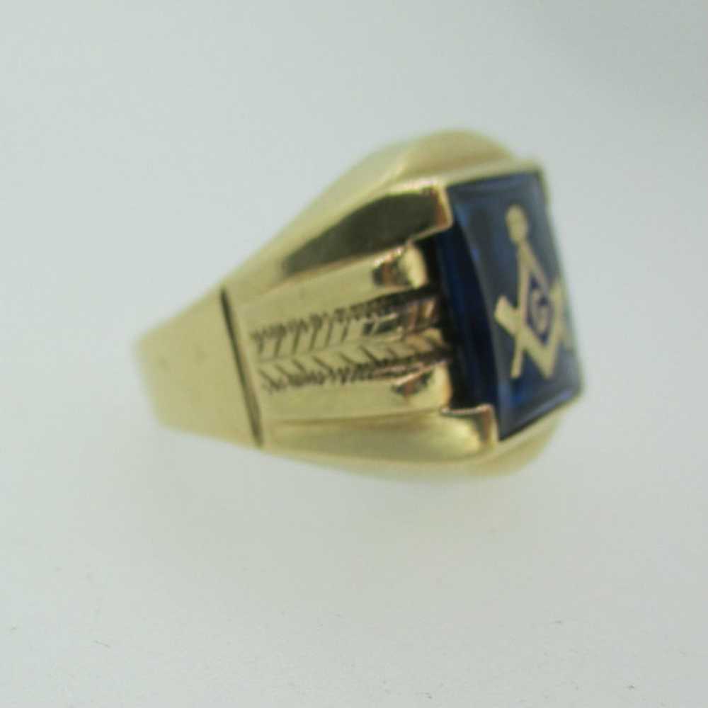 10k Yellow Gold Blue Glass Masonic Ring Size 7 - image 3