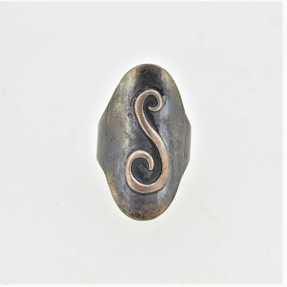 Vintage Unmarked Sterling Silver Initial S Ring S… - image 1