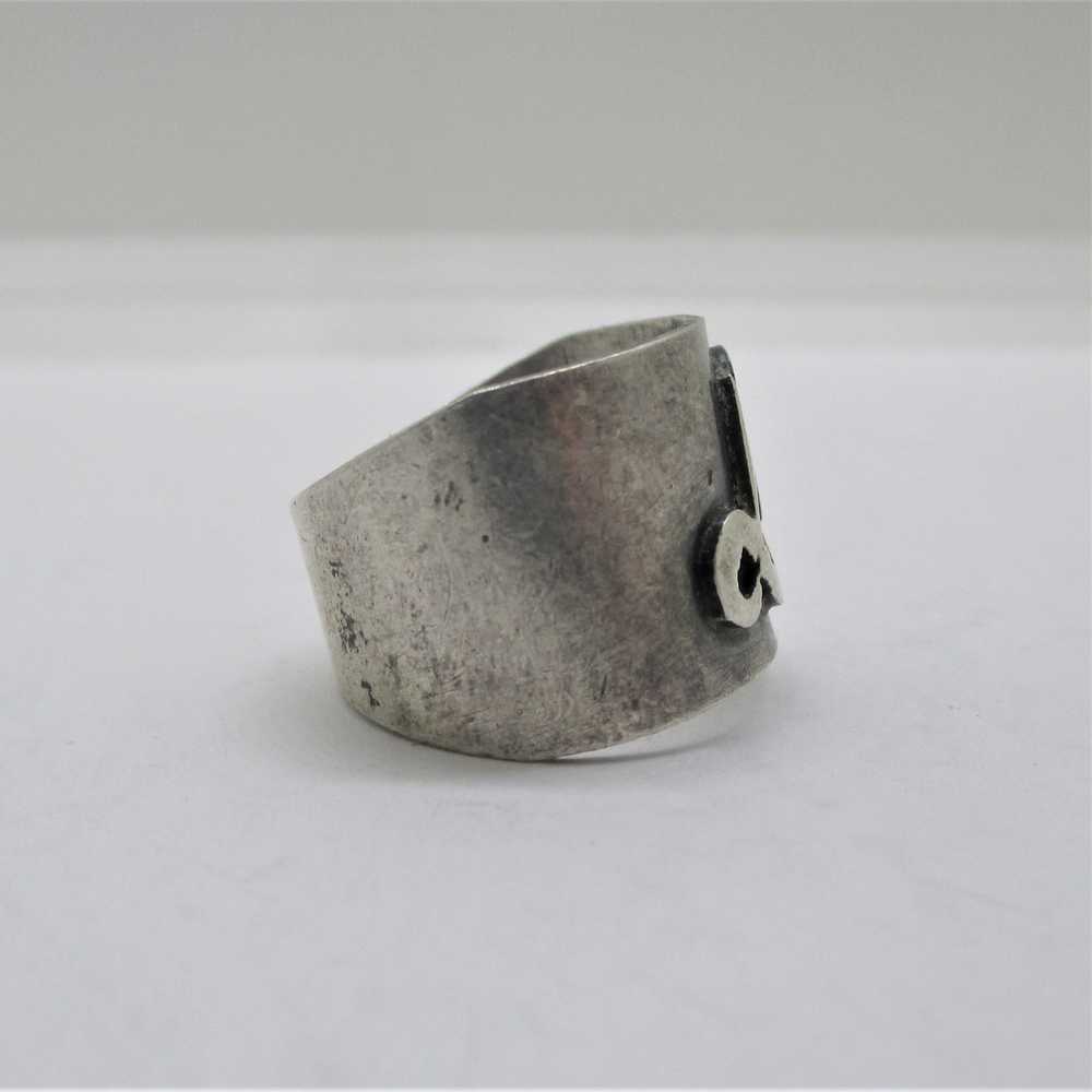 Unmarked Sterling Silver Initial D Ring Size 5 - image 4