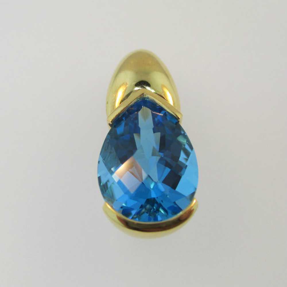 18k Yellow Gold Blue Topaz Pendant - image 1