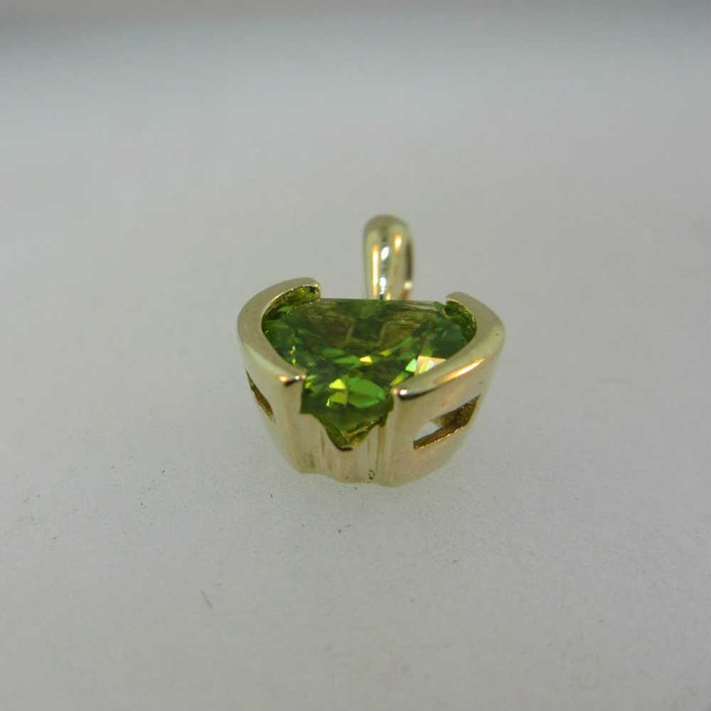 14k Yellow Gold Heart Shaped Peridot Pendant - image 4