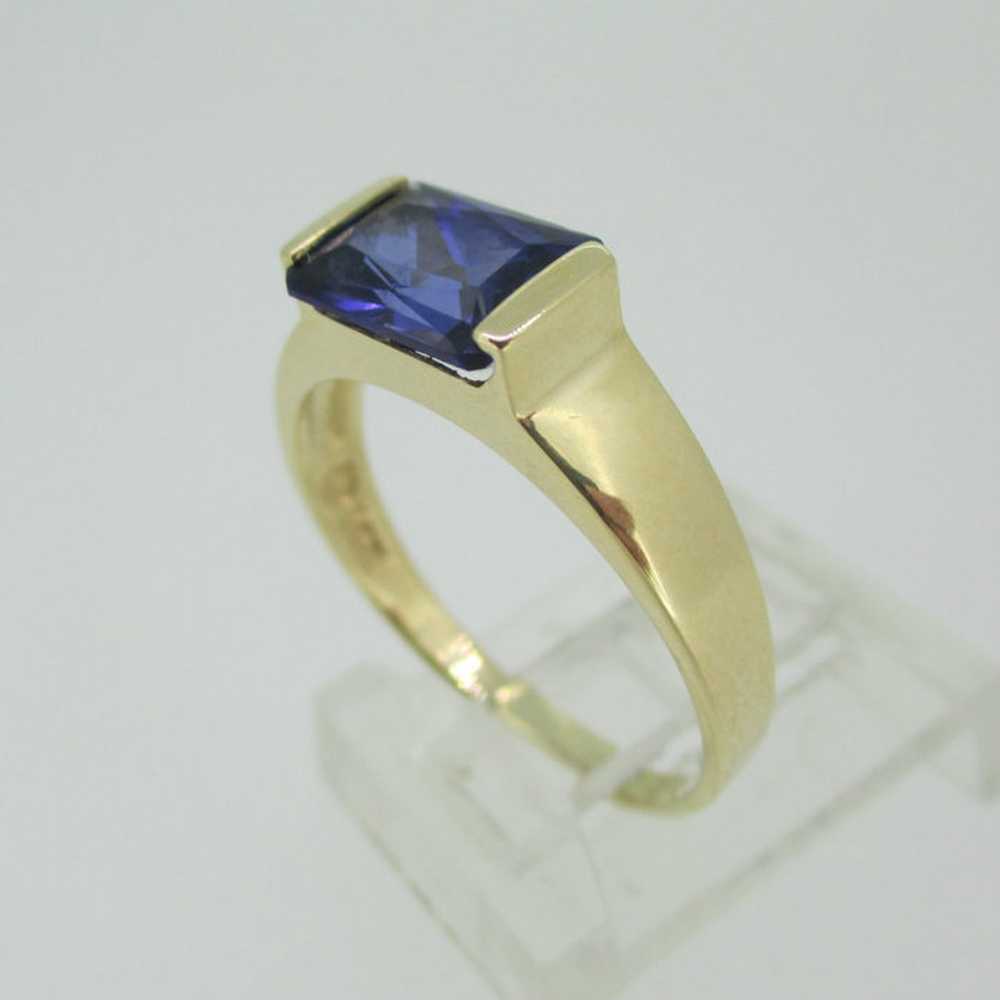 14k Yellow Gold Synthetic Sapphire Ring Size 7 1/2 - image 2