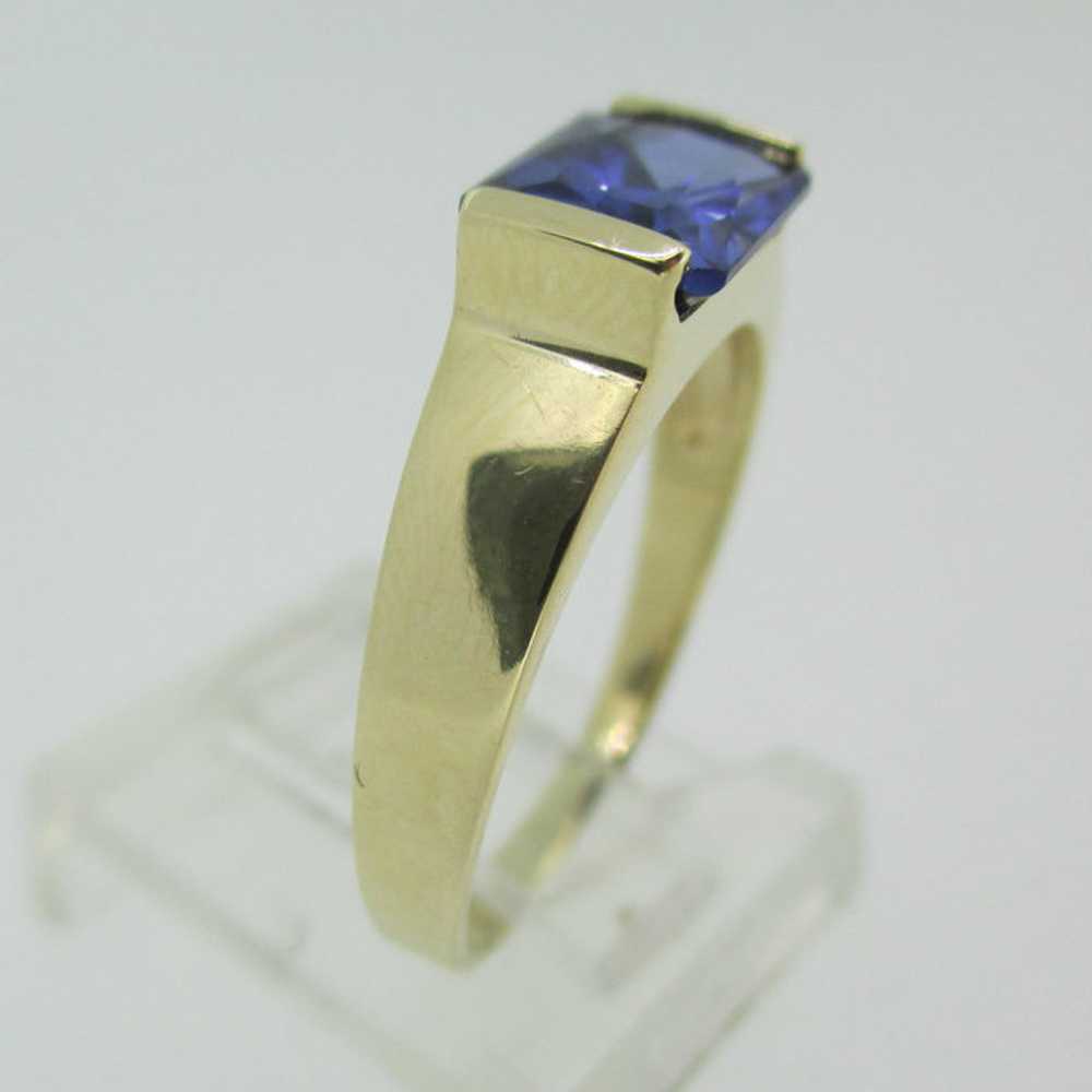 14k Yellow Gold Synthetic Sapphire Ring Size 7 1/2 - image 4