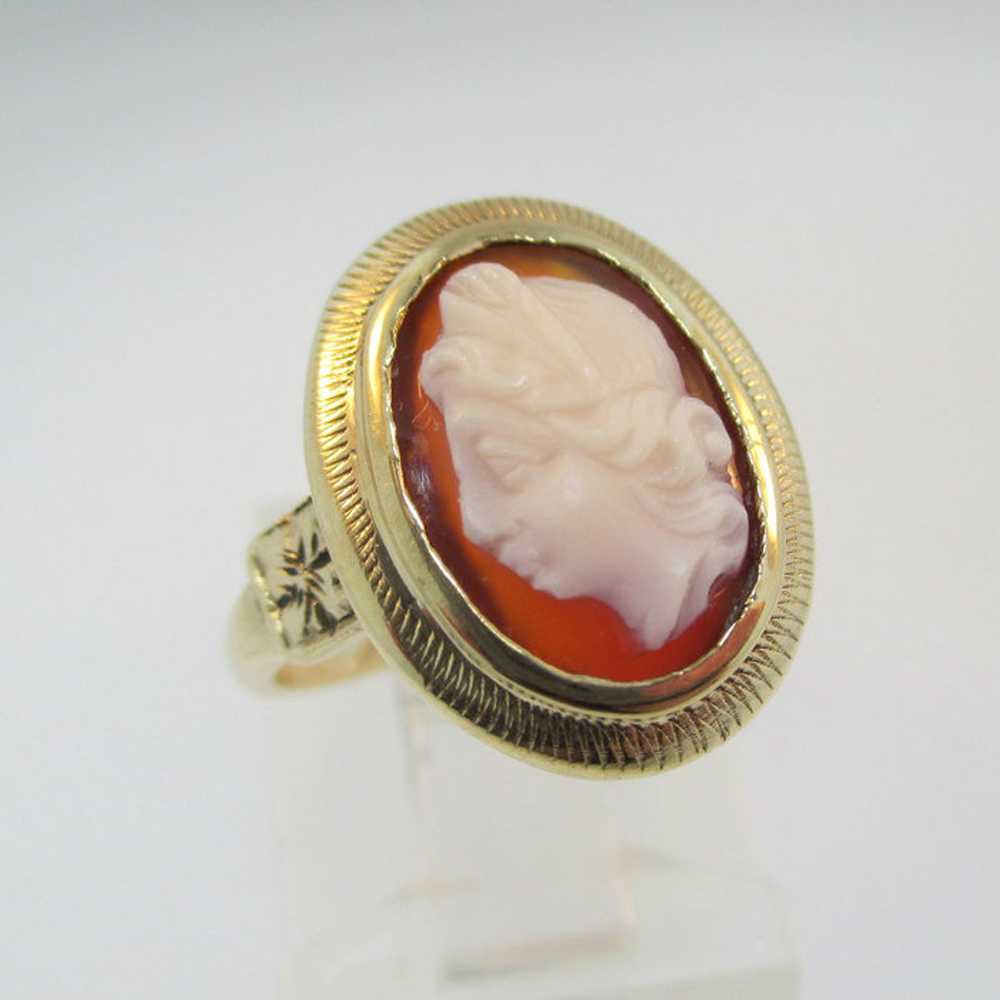 Vintage 10k Yellow Gold Cameo Ring Size 5 - image 2