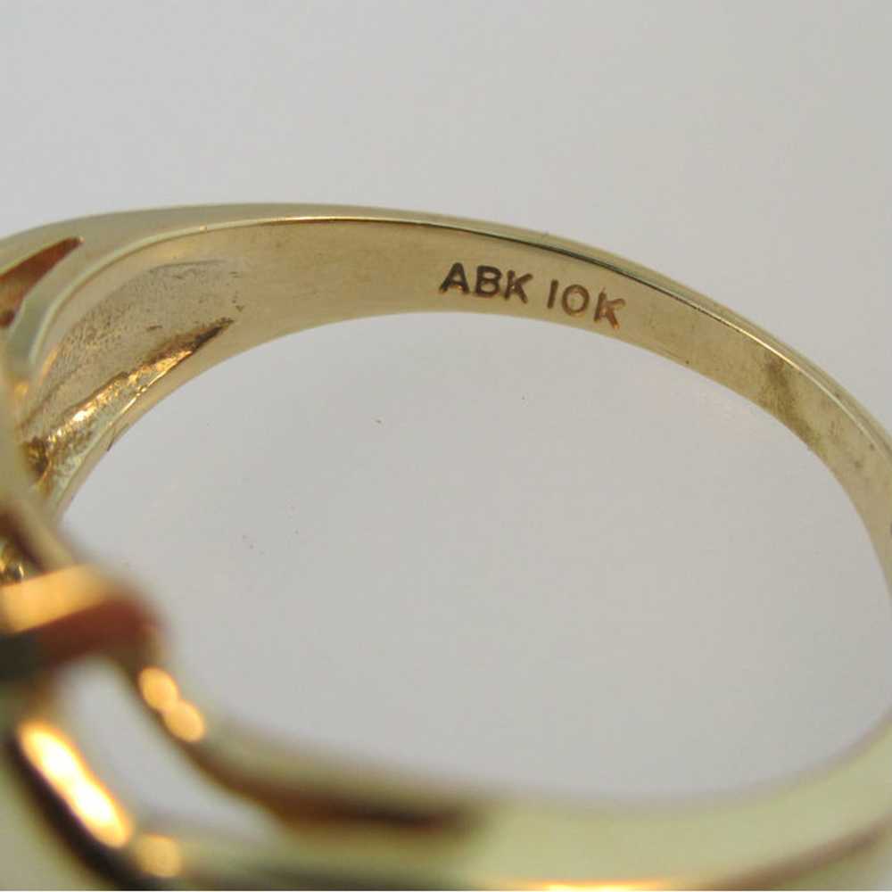 10k Yellow Gold Garnet Fashion Ring Size 8 - image 4
