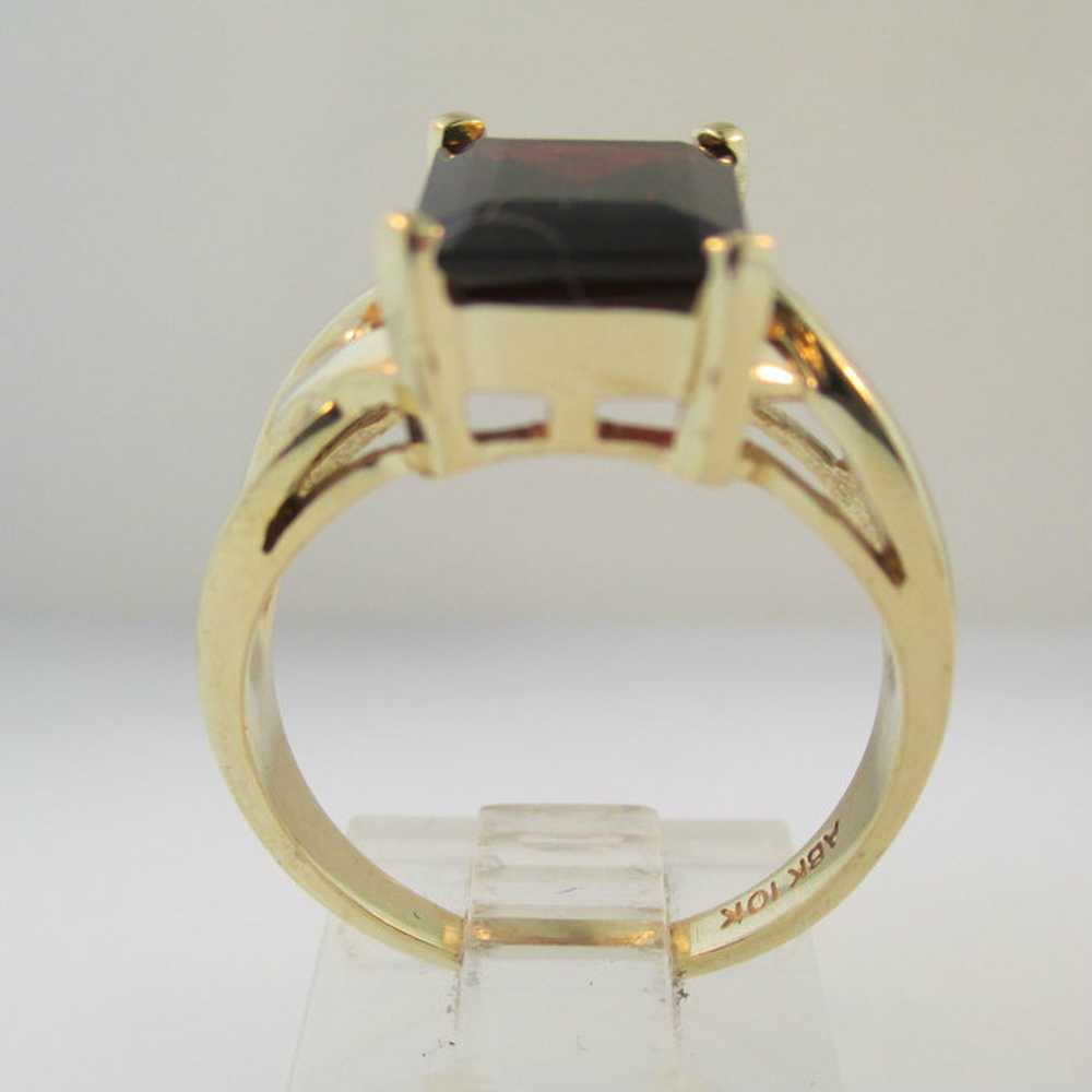10k Yellow Gold Garnet Fashion Ring Size 8 - image 6