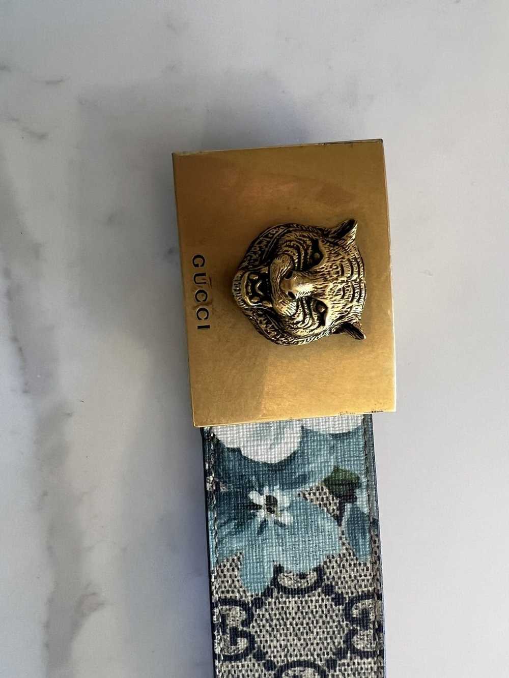 Gucci Gucci bloom belt with gold tiger buckle - image 1