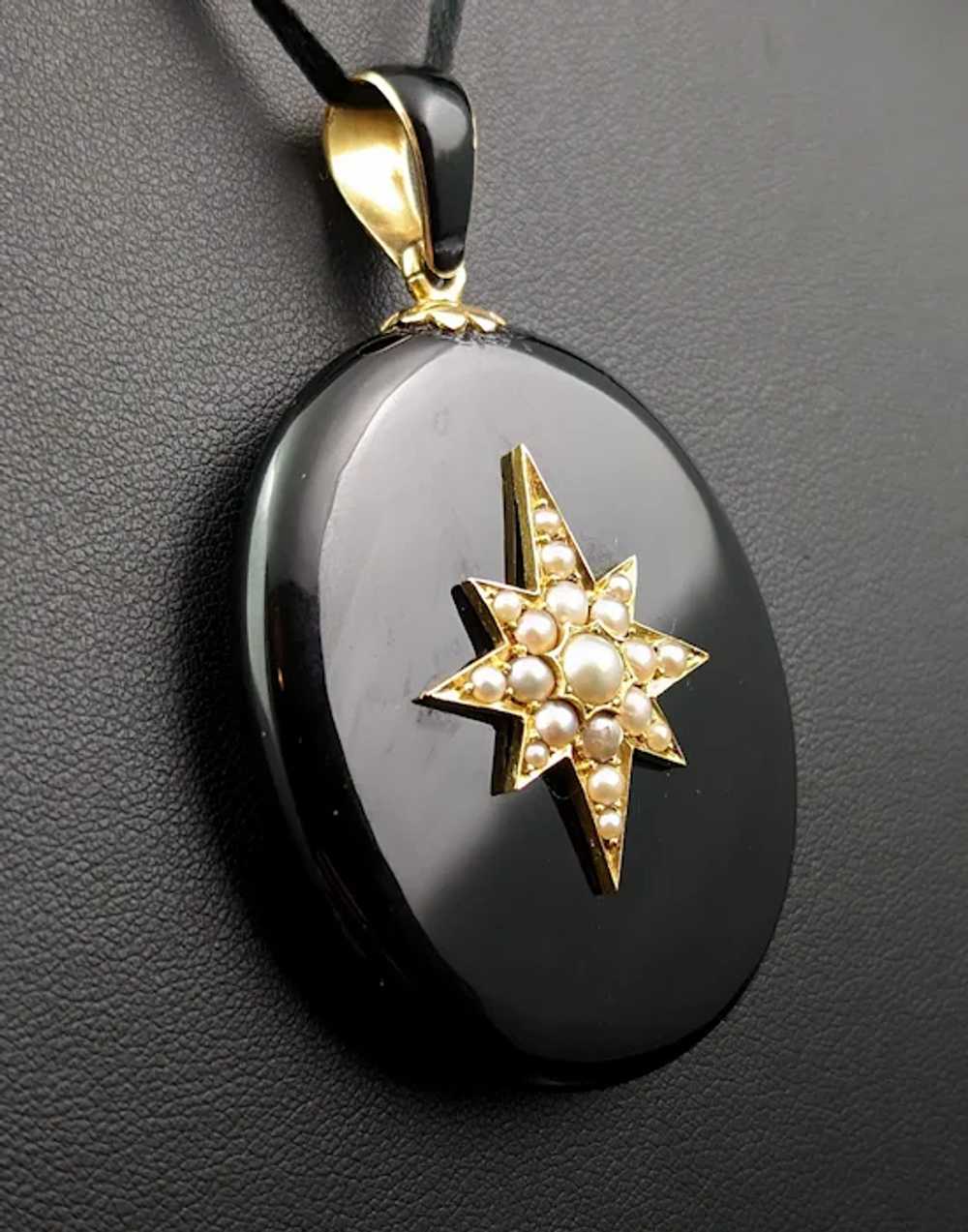 Antique Victorian Mourning locket, 15k gold and P… - image 9