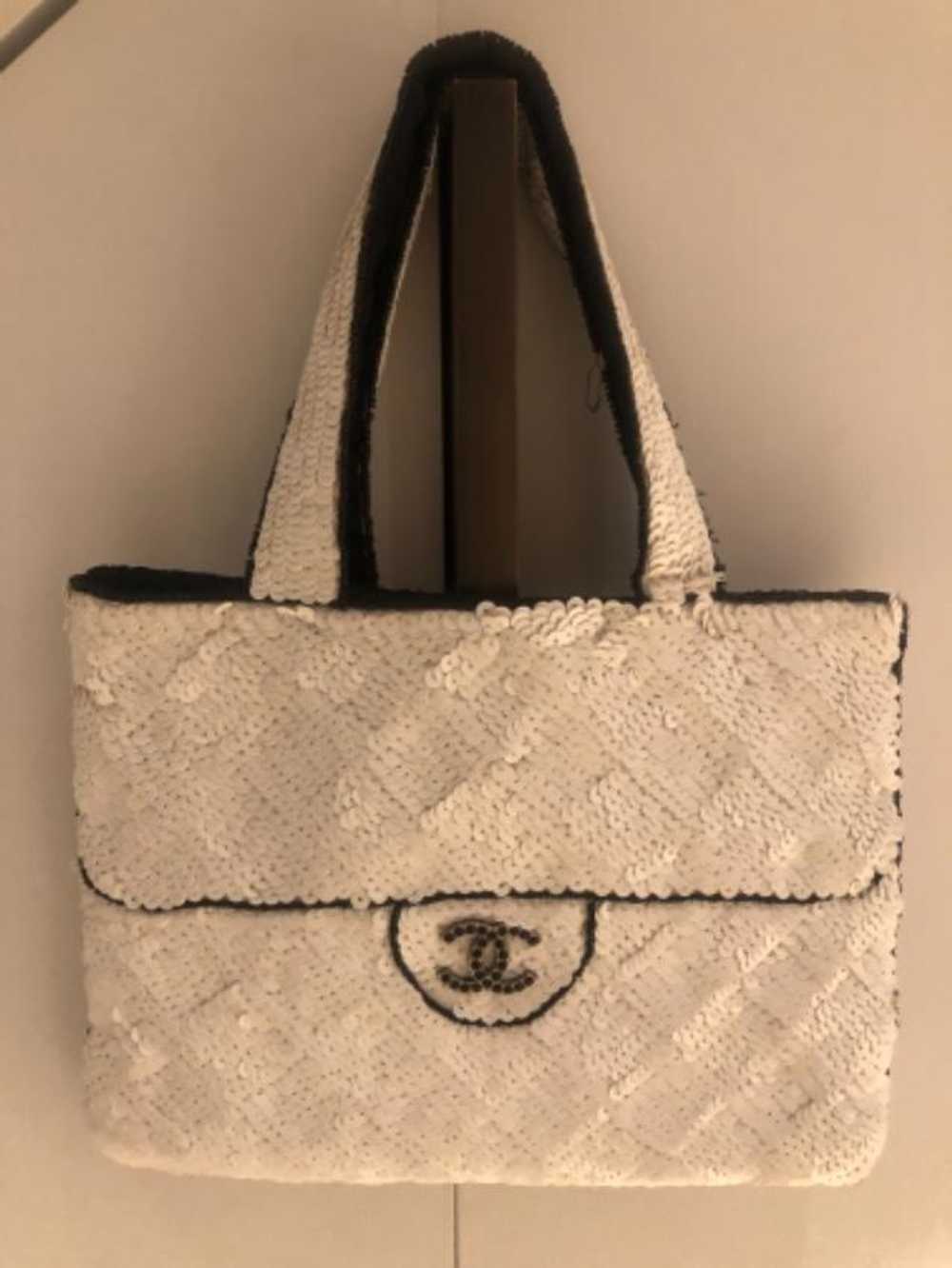 Chanel Chanel White Vintage CC Sequin Tote Bag - image 2