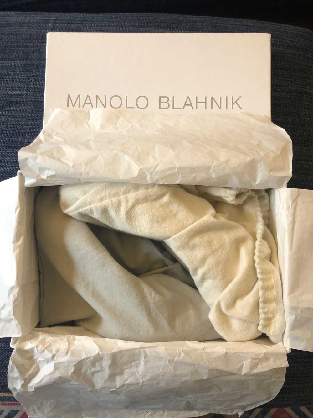 Manolo Blahnik Ivory satin heeled pumps - image 7