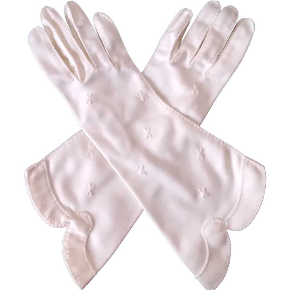 Vintage White Cotton Gloves with Embroidered Desi… - image 1