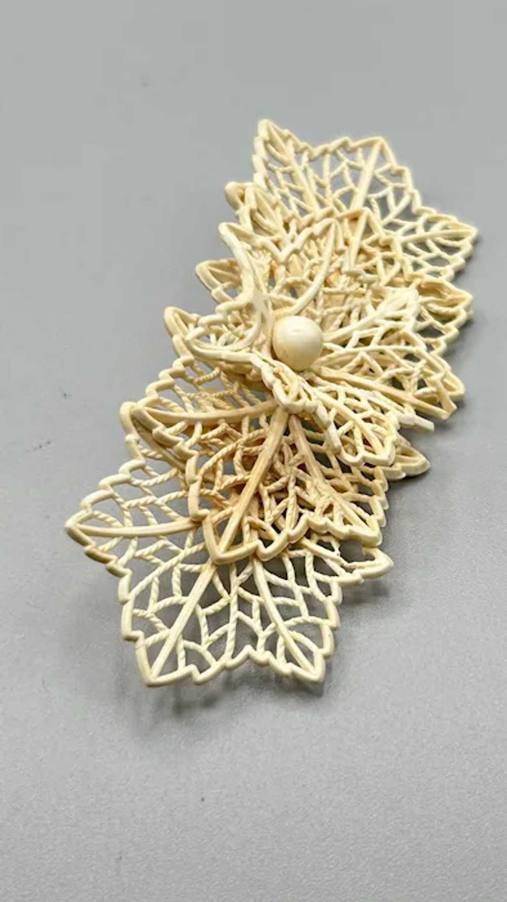 Vintage Celluloid Brooch Cream Lace Bow Ribbon Ea… - image 4