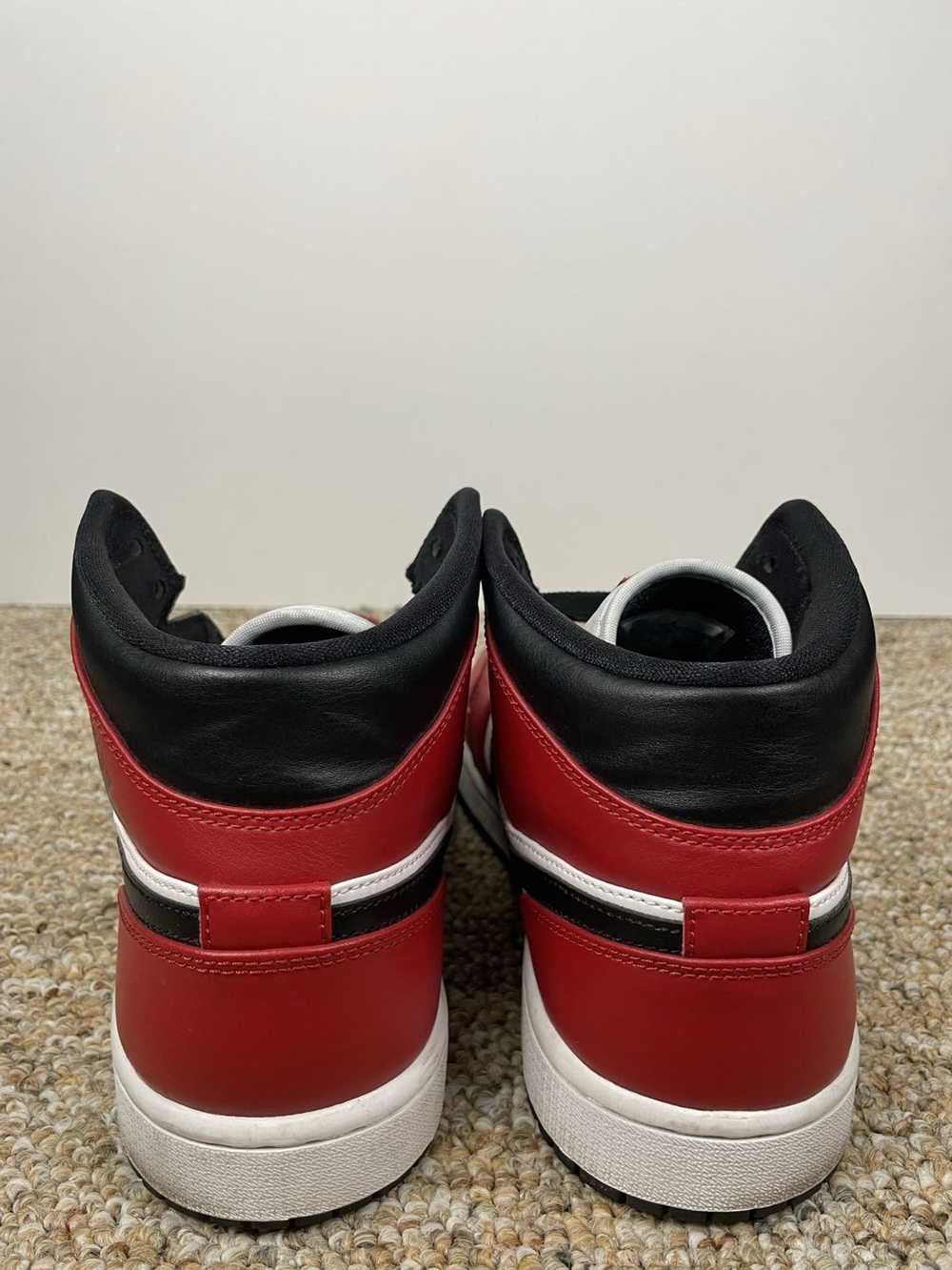 Jordan Brand Air Jordan 1 Mid Chicago Black Toe - image 5