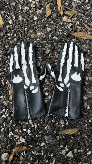 Avant Garde × Streetwear Skulls Glove