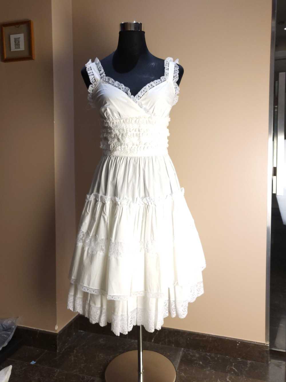 Dolce & Gabbana white cotton & lace tiered dress - image 2