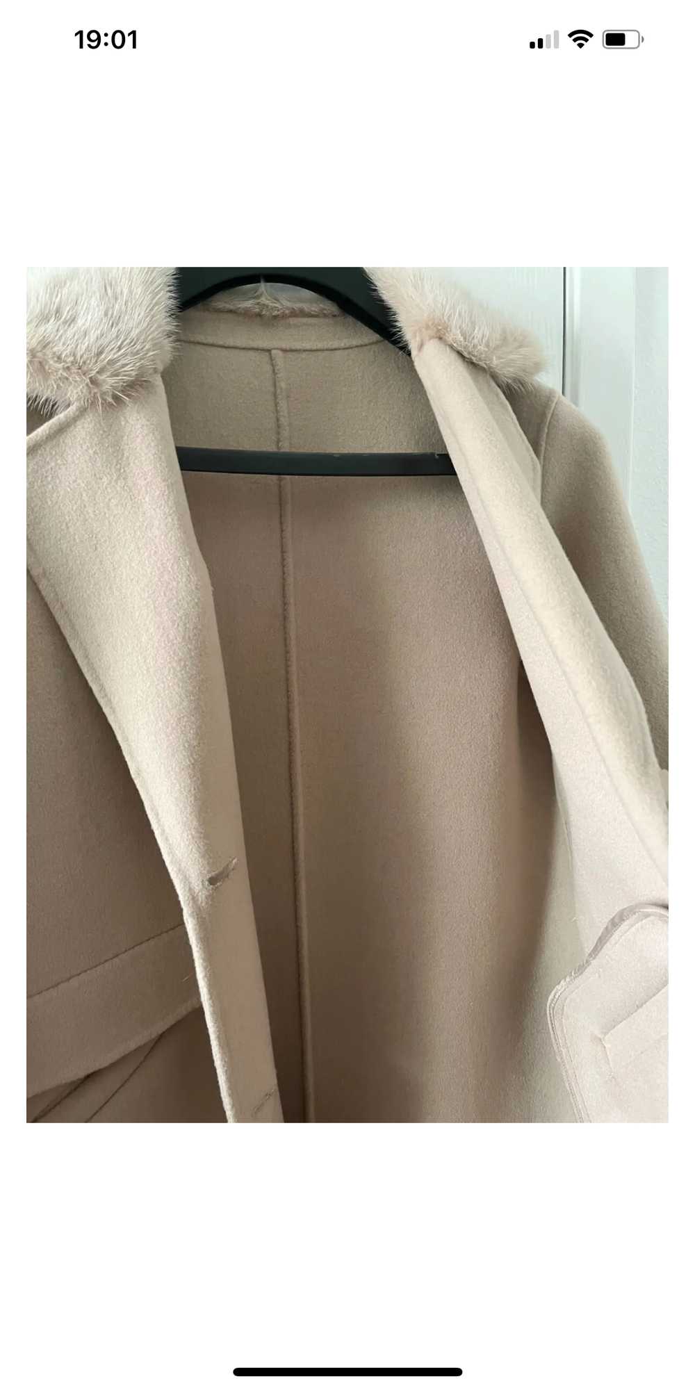 MaxMara Wool & Cashmere Coat with Mink Fur Trim - image 9