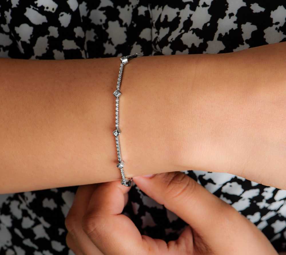 Bespoke 18ct white gold & diamond line bracelet - image 6