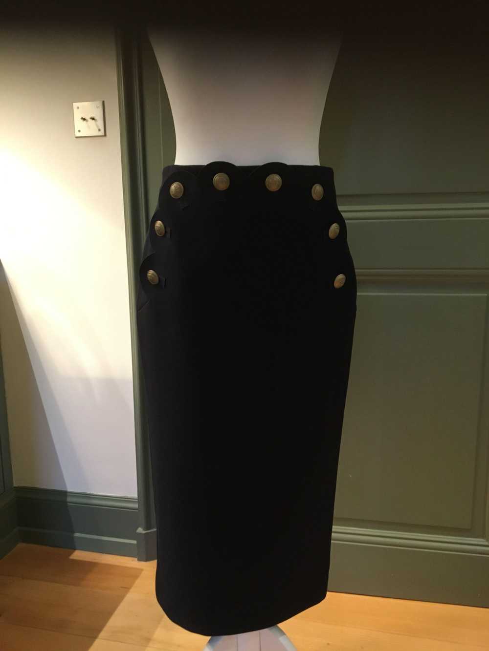 Product Details Scallop Detail Black Skirt - image 3