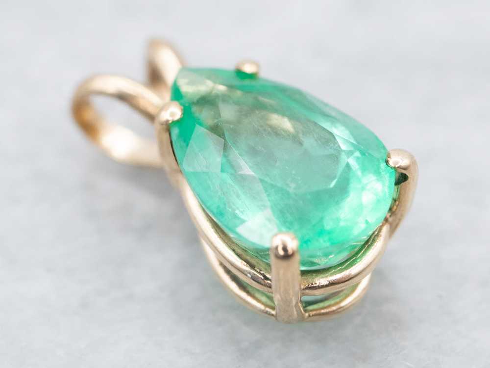 Stunning Teardrop Emerald Pendant - image 1