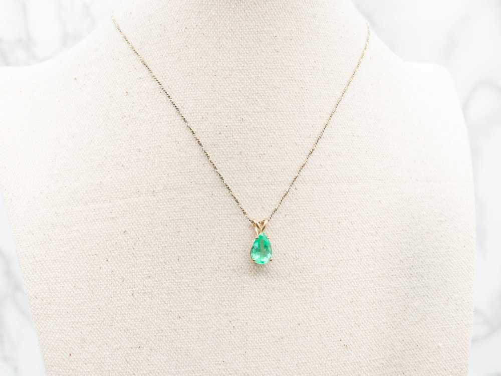 Stunning Teardrop Emerald Pendant - image 5