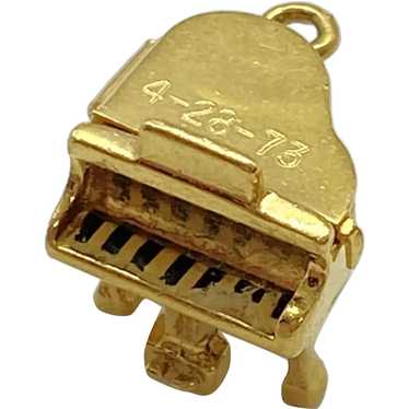 Moving Grand Piano Vintage Charm 14K Gold Three-D… - image 1