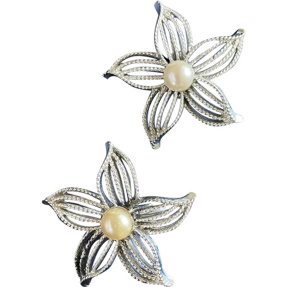 Sarah Cov Starfish Clip On Earrings with Faux Pea… - image 1