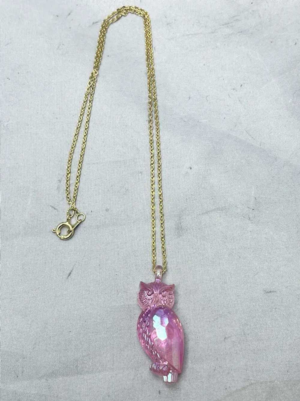 Vintage Pink Lucite Plastic Owl Necklace - image 4