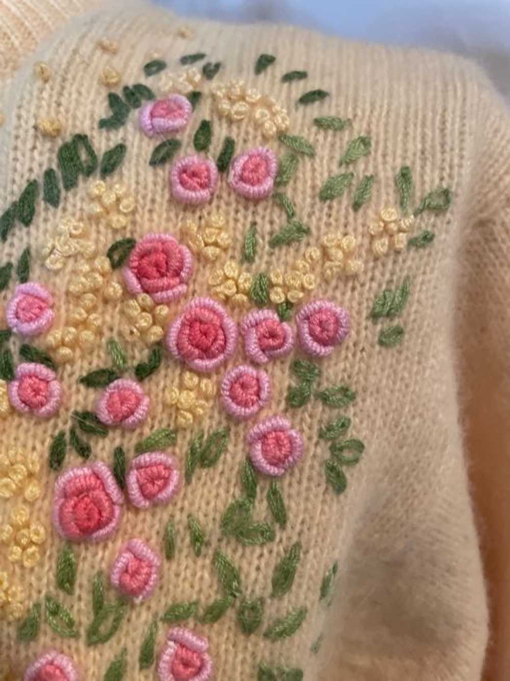 Vintage 1960's Embroidered Rosette Cardigan Sweat… - image 2