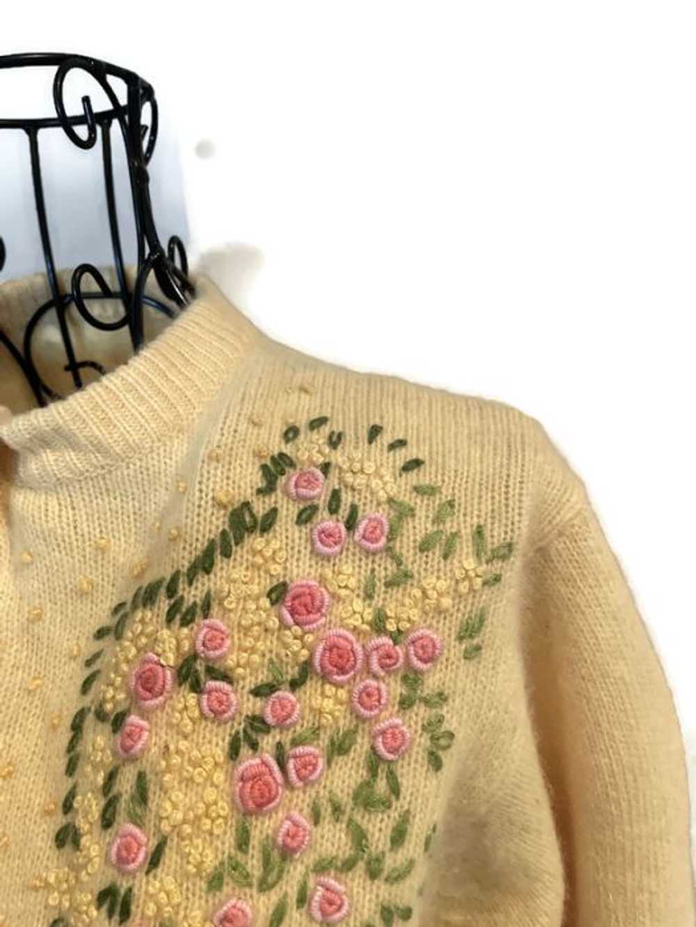 Vintage 1960's Embroidered Rosette Cardigan Sweat… - image 7