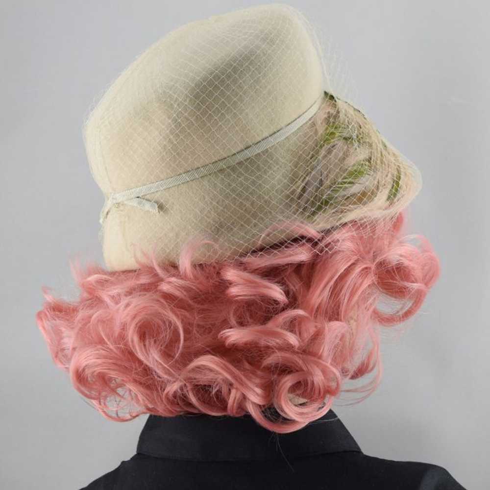 Vanilla Cream Cloche Style Vintage 60s Hat with S… - image 10