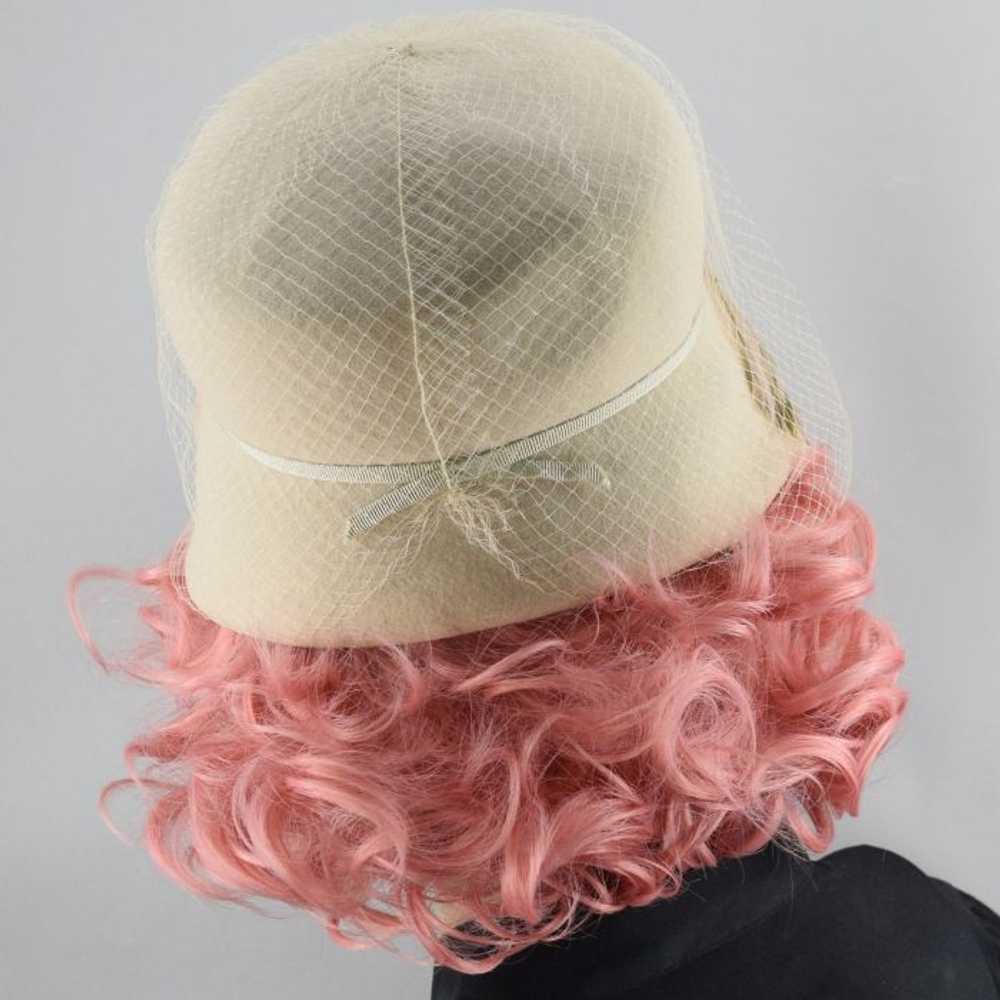 Vanilla Cream Cloche Style Vintage 60s Hat with S… - image 11