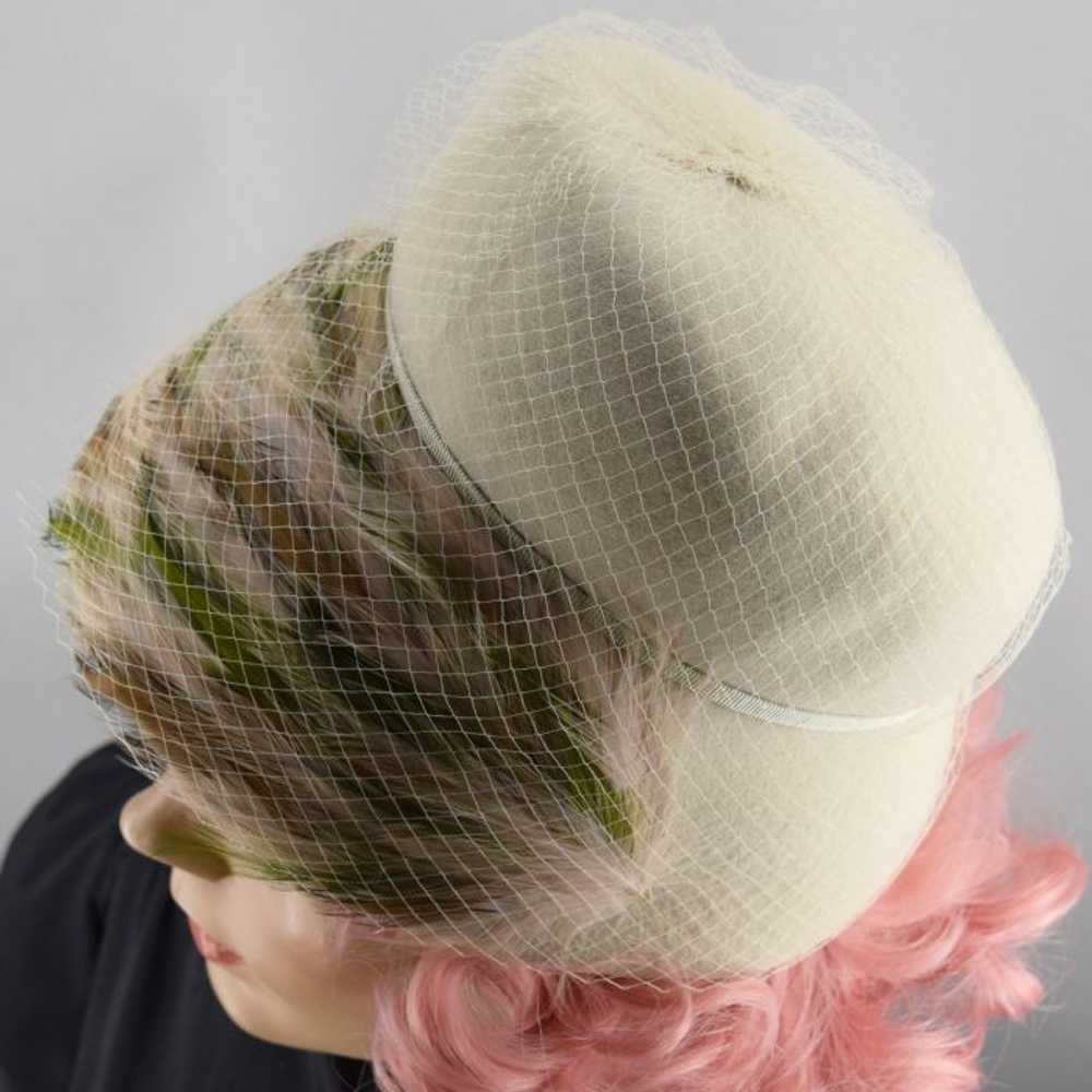 Vanilla Cream Cloche Style Vintage 60s Hat with S… - image 3
