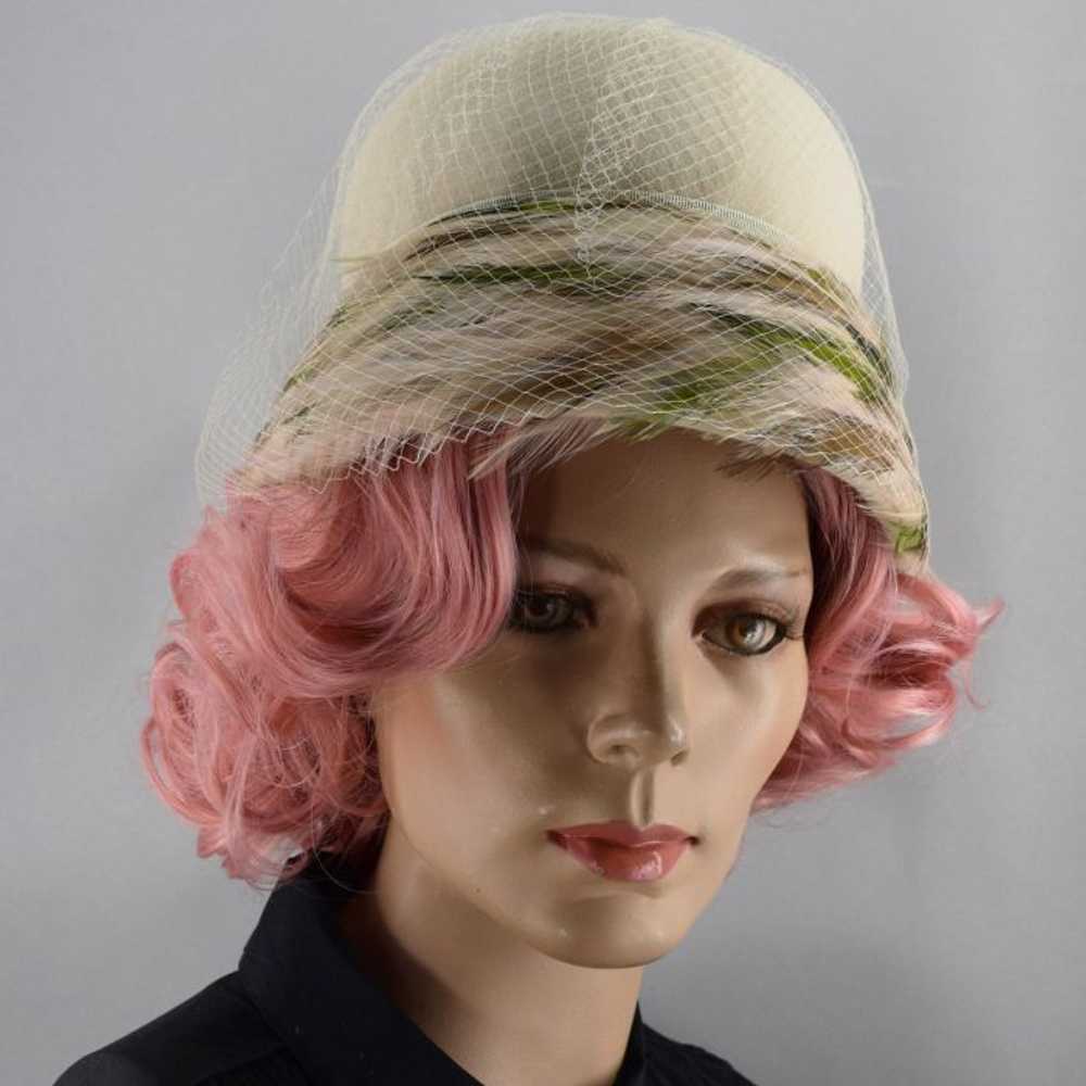 Vanilla Cream Cloche Style Vintage 60s Hat with S… - image 5