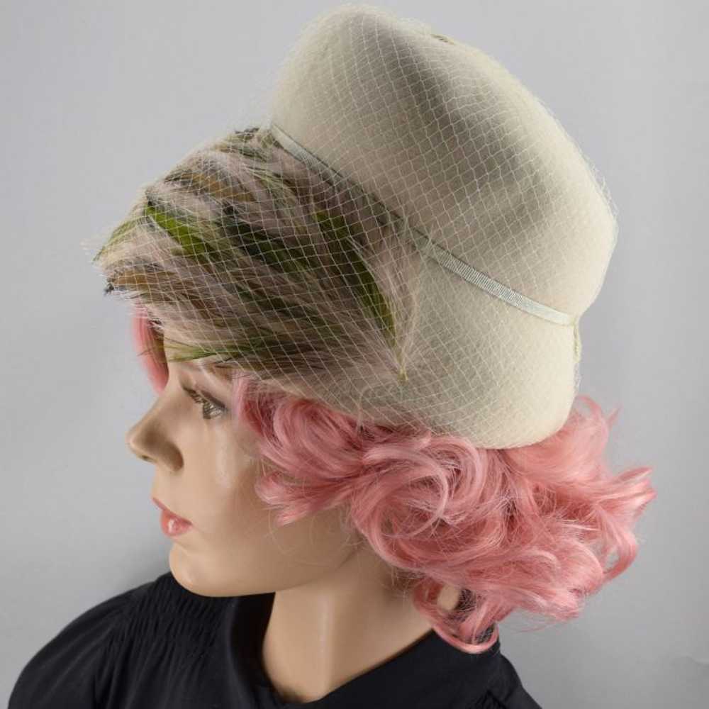 Vanilla Cream Cloche Style Vintage 60s Hat with S… - image 7