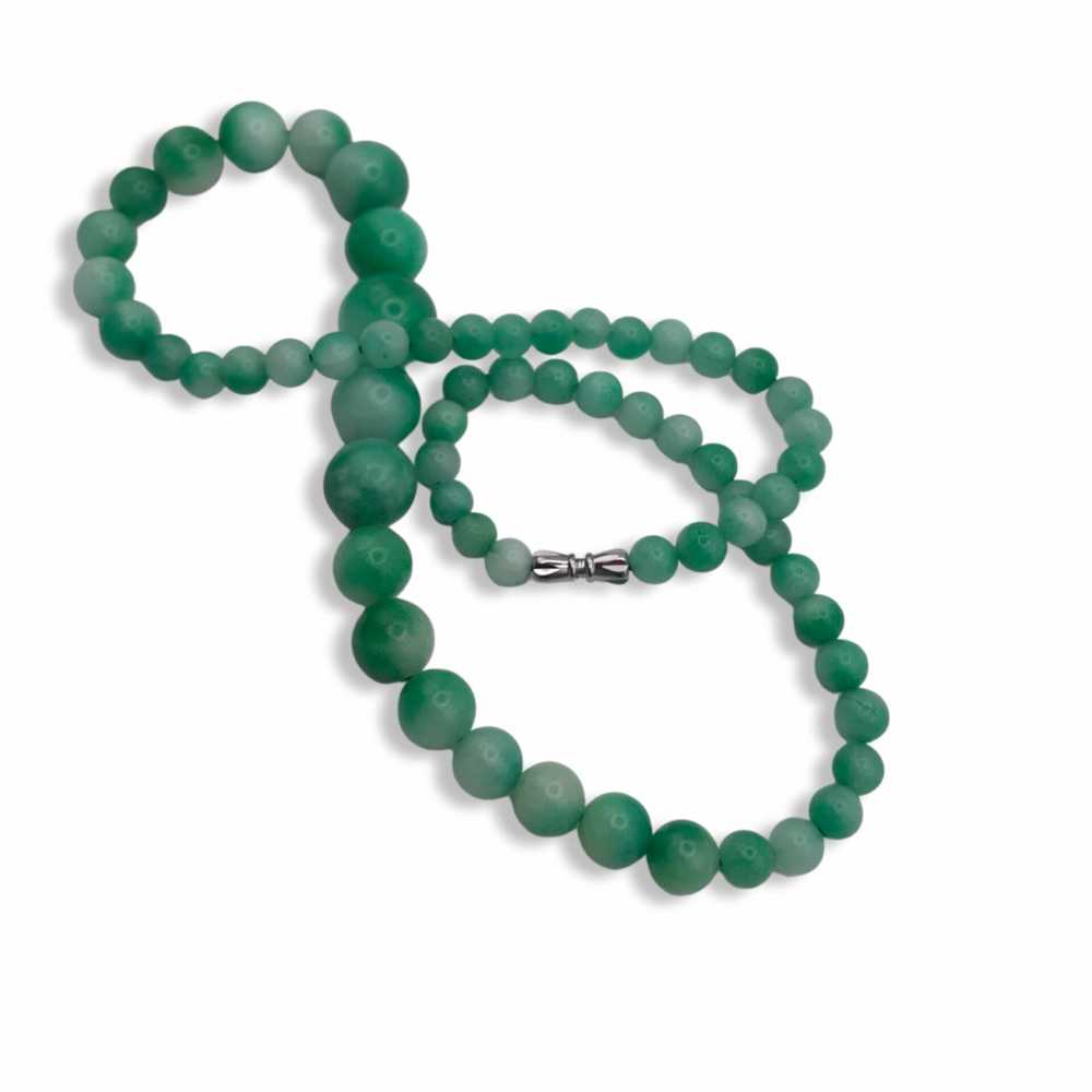 Jadeite Jade Graduated Necklace - image 3