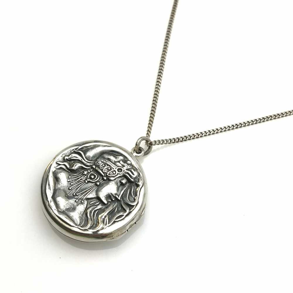 Art Nouveau Style Sterling Silver Round Locket Ne… - image 5