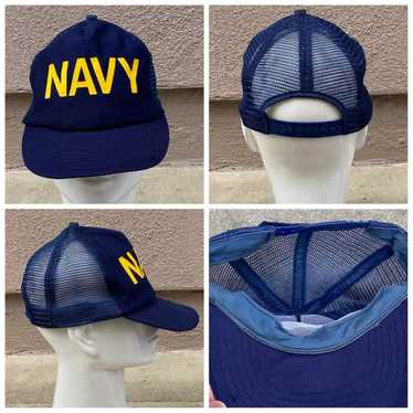 The Unbranded Brand Vtg NAVY Trucker Hat